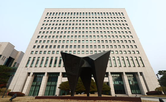 '항소 포기' 사태 열흘…검찰 수장은 떠나고 내부는 쪼개졌다