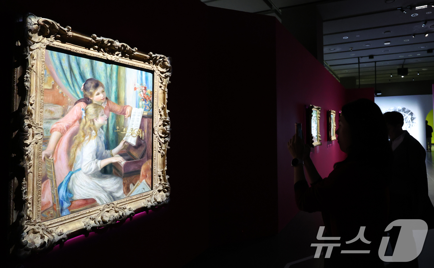 (서울=뉴스1) 김명섭 기자 = 13일 서울 용산구 국립중앙박물관 특별전시실에서 열린 '인상주의에서 초기 모더니즘까지, 빛을 수집한 사람들'-메트로폴리탄박물관 로버트 리먼 컬렉션 …