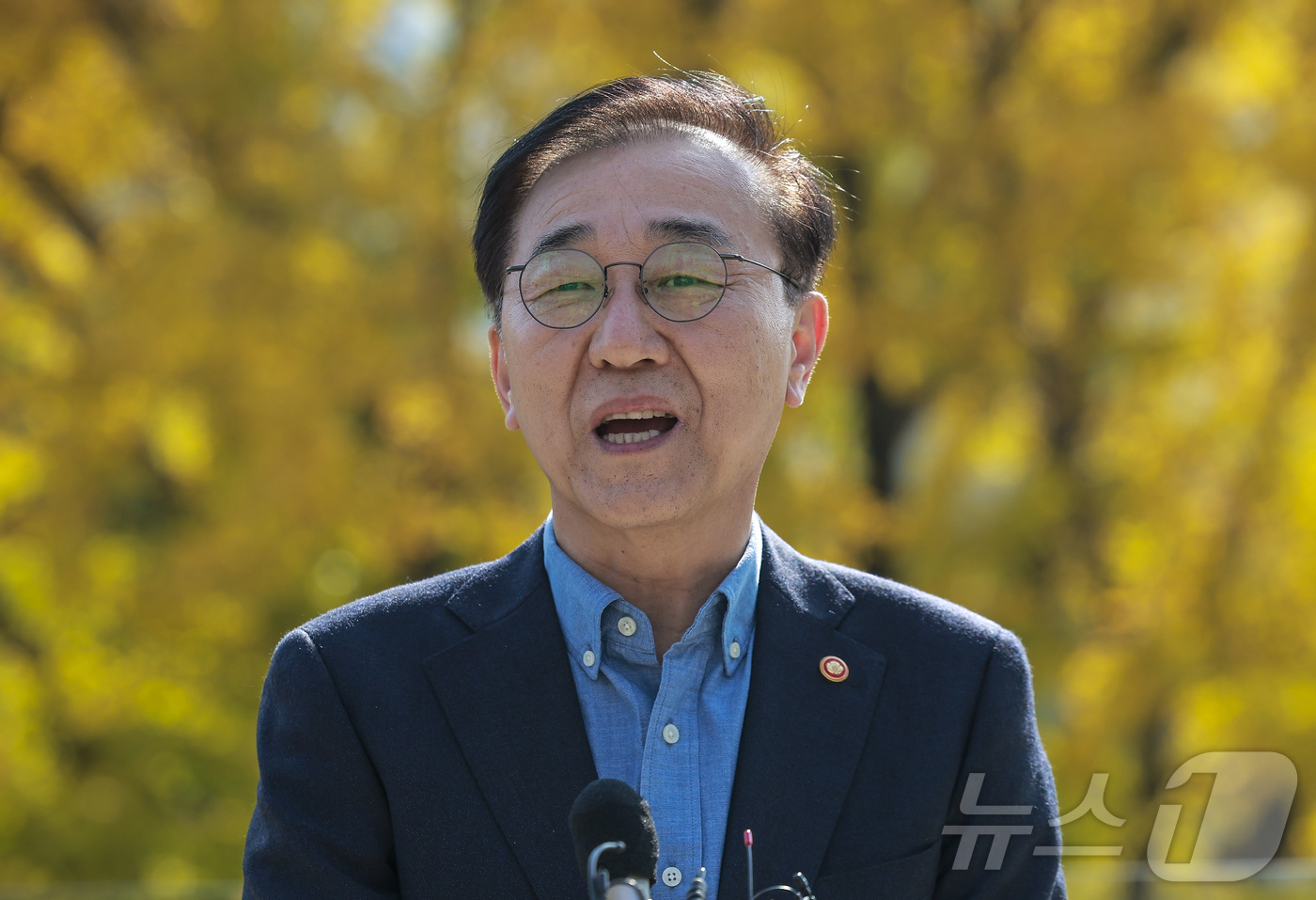 (서울=뉴스1) 구윤성 기자 = 김윤덕 국토교통부 장관이 13일 오후 서울 중구의 한 한식당에서 오세훈 서울시장과 오찬면담을 마친 뒤 취재진과질의응답을 하고 있다. (공동취재) 2 …
