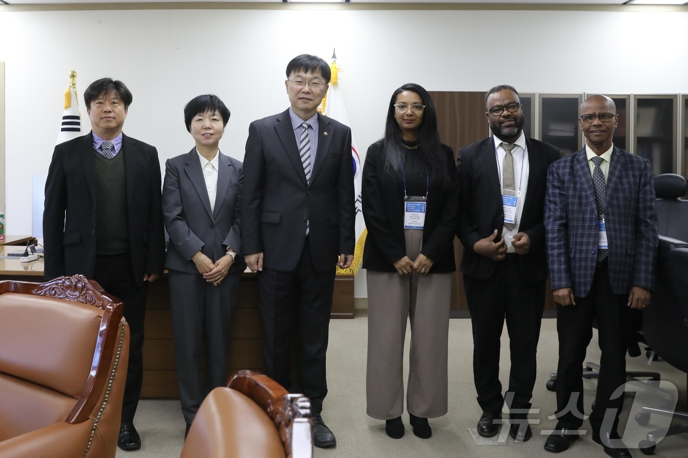 (서울=뉴스1) = 안형준 국가데이터처장이 13일 대전 서구 정부대전청사 국가데이터처에서 에티오피아 통계청 대표단과 데이터연계 및 정보보호, 통계등록부 등 통계현안에 관한 논의를 …