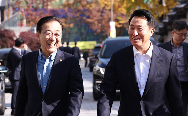 오세훈 연임에 민간 공급 탄력…용산·태릉은 조율 과제