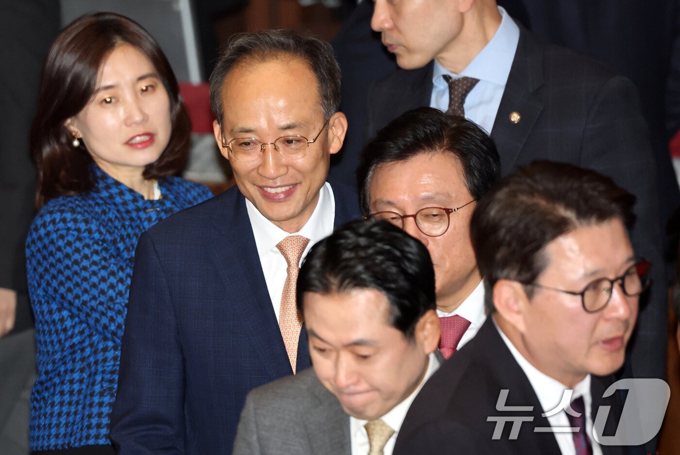 본문 이미지 - 추경호 국민의힘 의원이 13일 서울 여의도 국회에서 열린 제429회국회&#40;정기회&#41; 제429-12차 본회의에 참석하고 있다. 2025.11.13/뉴스1 ⓒ News1 이승배 기자
