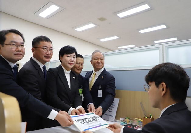 전현희 '사무장병원·면대약국 방지법' 발의…"개설 절차 투명화"