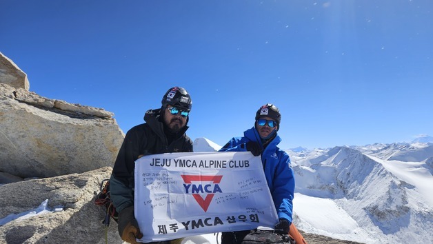 "낮에는 일, 밤에는 연습"…제주 산악인 히말라야 미답봉 세계 최초 등반