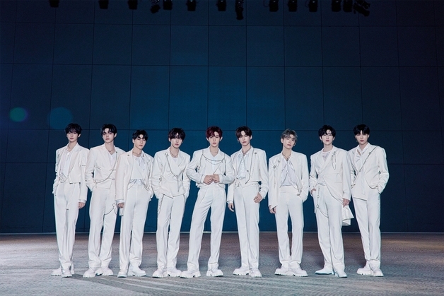 제로베이스원, 올해 日서 2연속 플래티넘…현지 파워 입증