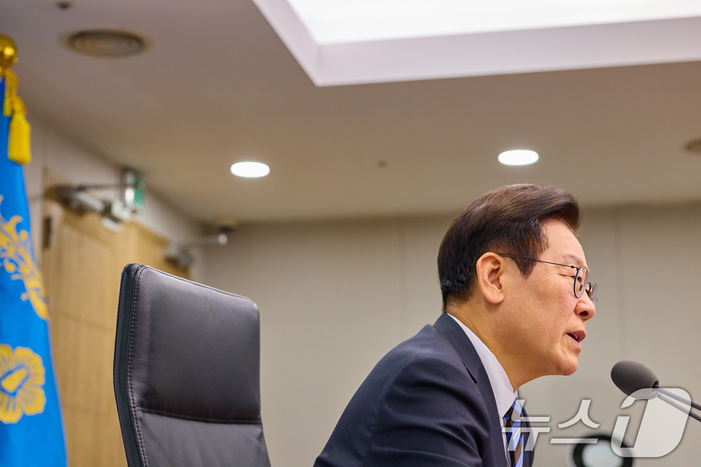 (서울=뉴스1) 허경 기자 = 이재명 대통령이 13일 서울 용산 대통령실 청사에서 열린 수석보좌관회의에서 발언하고 있다. (대통령실 제공. 재판매 및 DB 금지) 2025.11.1 …