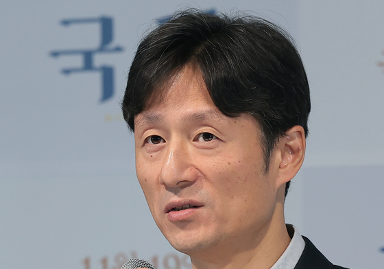 이상일 감독 '국보'들고 방한