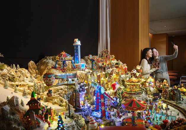 서울신라호텔, 19층 라운지에 '메리 신라 빌리지' 선봬