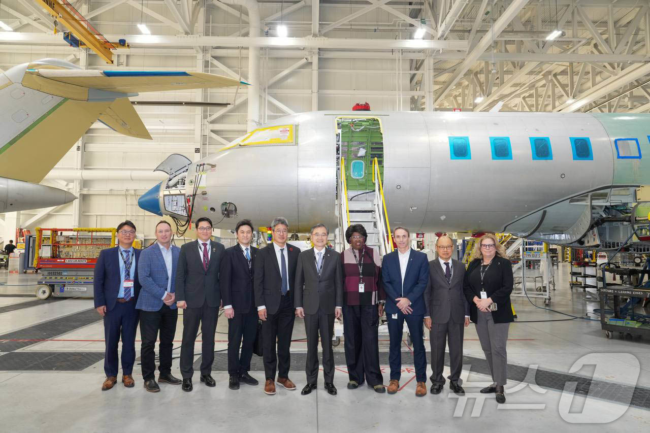 (서울=뉴스1) = 외교부는 G7외교장관회의 참석차 캐나다를 방문 중인 조현 외교부 장관이 지난 13일(현지시각) 오전 토론토 피어슨 국제공항 인근에 위치한 캐나다 봄바르디어사(社 …