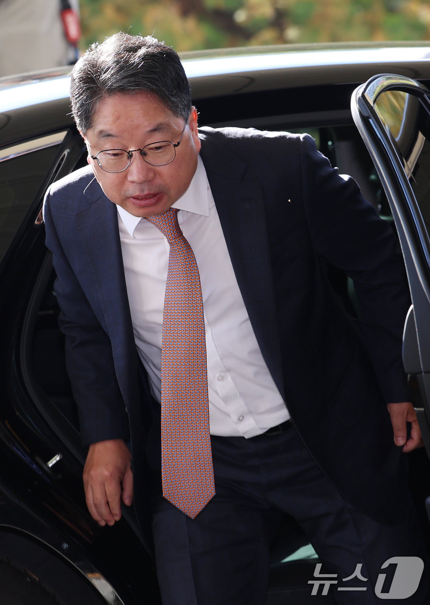 (서울=뉴스1) 김명섭 기자 = 노만석 검찰총장 직무대행이 14일 오전 서울 서초구 대검찰청에서 열릴 퇴임식에 참석하기 위해 출근하고 있다.  2025.11.14/뉴스1