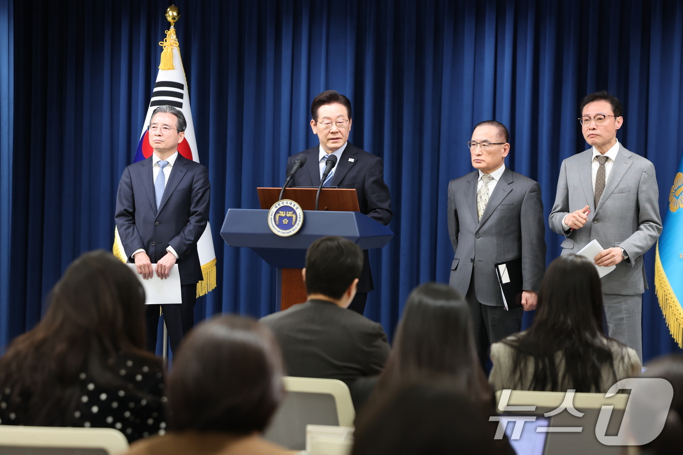 (서울=뉴스1) 허경 기자 = 이재명 대통령이 14일 서울 용산 대통령실 청사에서 한·미 팩트시트 타결 관련 발표를 하고 있다. 2025.11.14/뉴스1