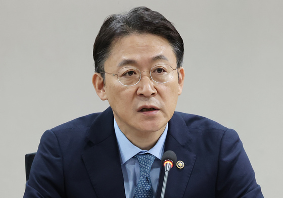 '그들만의 리그' 정조준…금융위, 금융지주 'CEO 연임' 손본다