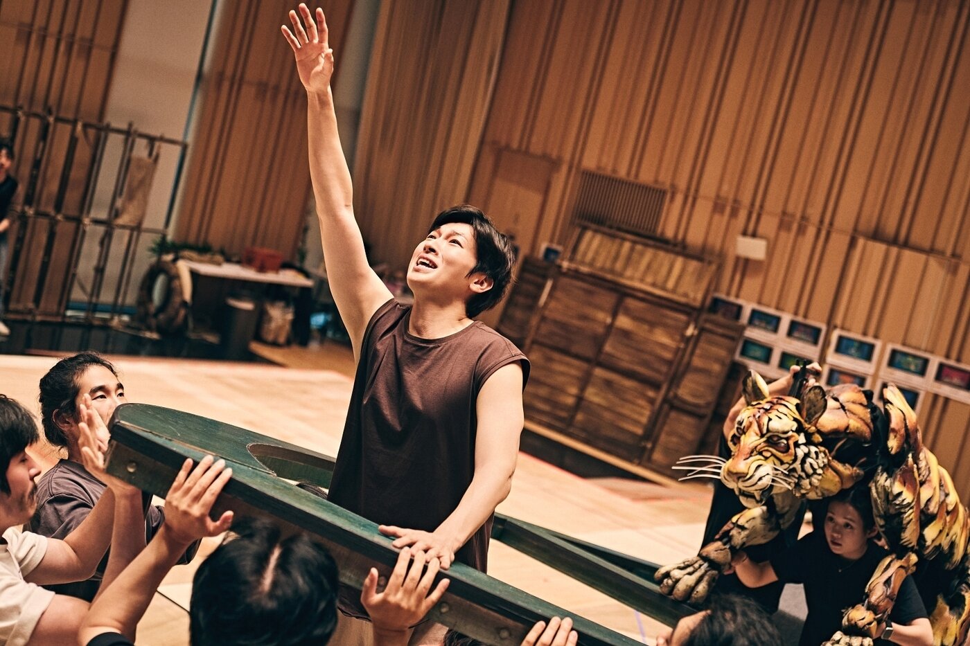 본문 이미지 - &#39;라이프 오브 파이&#39; 연습 현장 장면&#40;제공=에스앤코&#41;