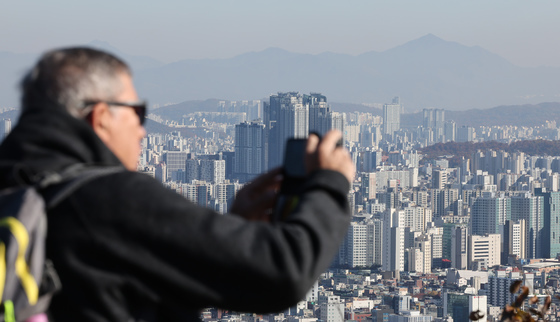 서울 아파트 거래량 급감, 부동산 대책 영향
