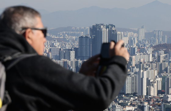 서울 지역 아파트 거래량 급감, 지난달 대비 10분의 1 수준