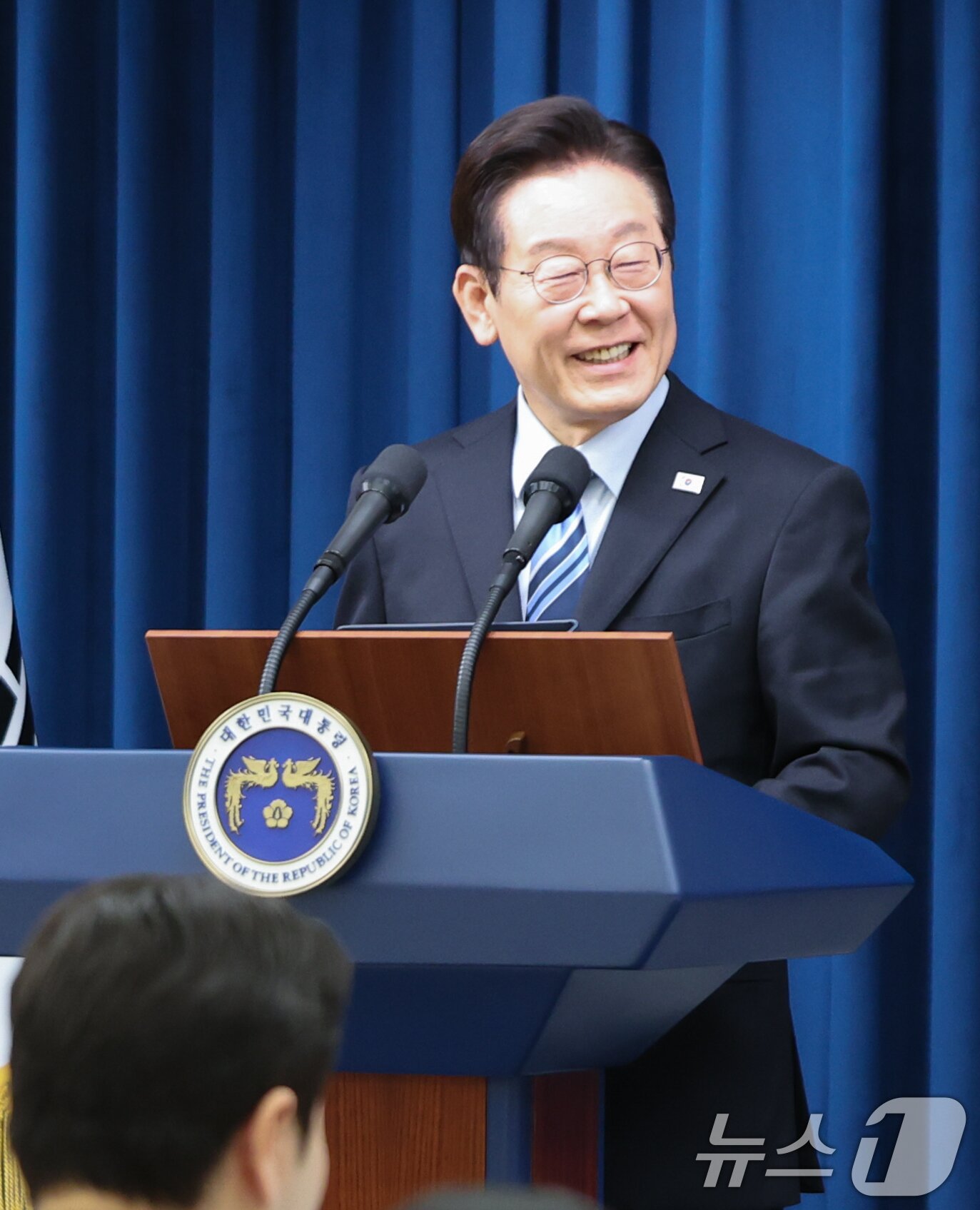 본문 이미지 - 이재명 대통령이 14일 서울 용산 대통령실 청사에서 한·미 팩트시트 타결 결과를 발표한 뒤 기자들의 질문에 답변하고 있다. 2025.11.14/뉴스1 ⓒ News1 허경 기자