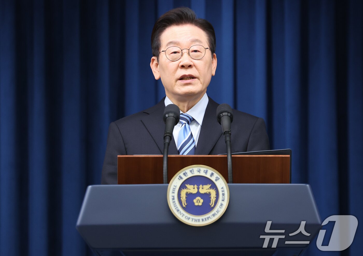 본문 이미지 - 이재명 대통령이 14일 서울 용산 대통령실 청사에서 한·미 팩트시트 타결 결과를 발표하고 있다. 2025.11.14/뉴스1 ⓒ News1 허경 기자