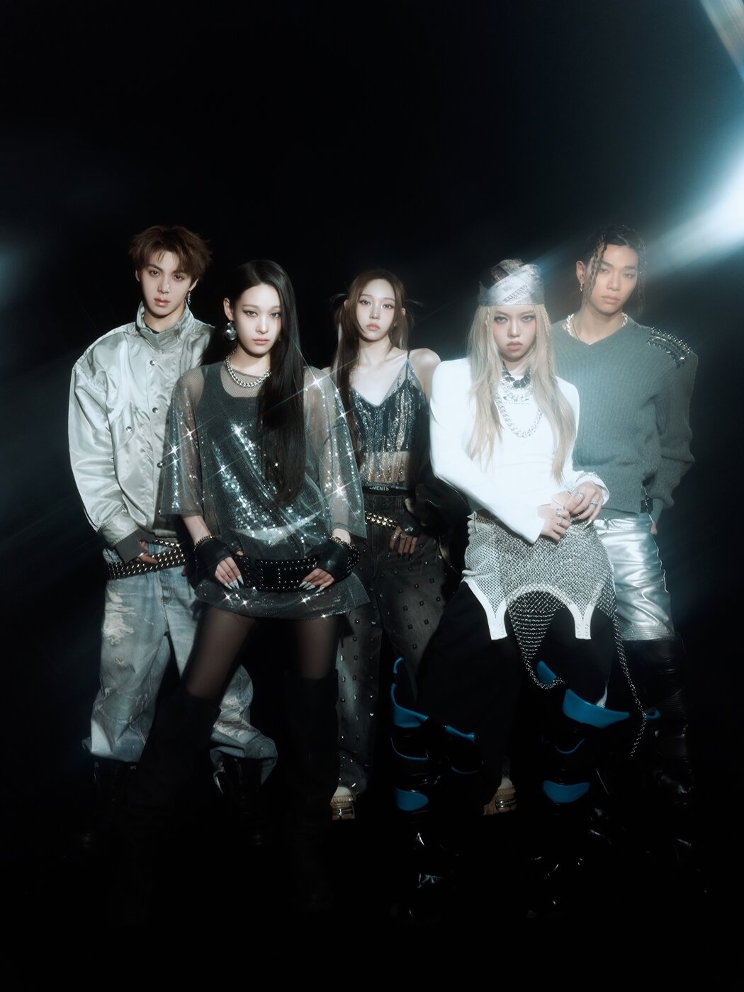 본문 이미지 - 올데이 프로젝트/ 더블랙레이블 제공