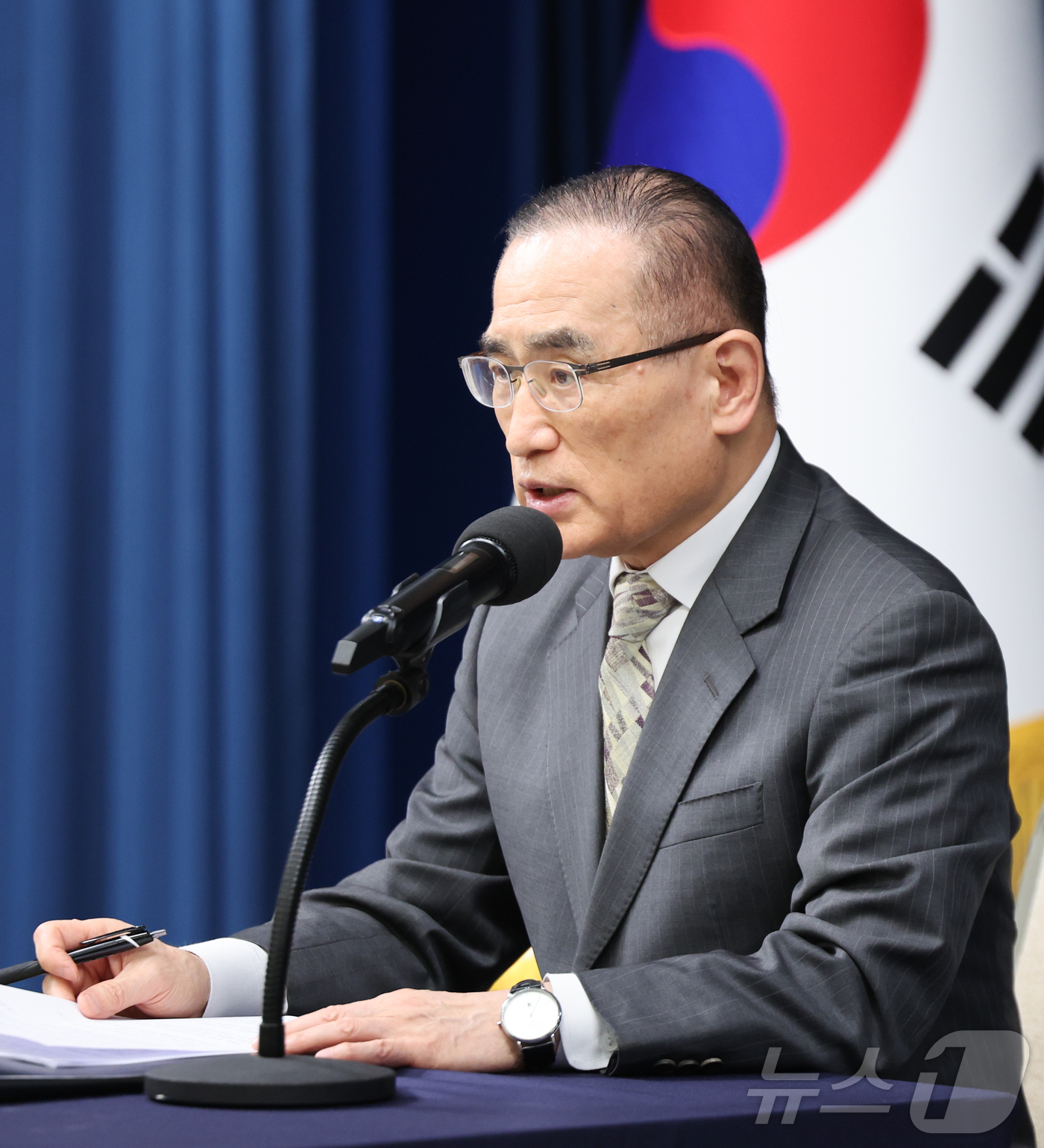 (서울=뉴스1) 허경 기자 = 위성락 국가안보실장이 14일 서울 용산 대통령실 청사에서 G20 순방 일정 관련 브리핑을 하고 있다. 2025.11.14/뉴스1