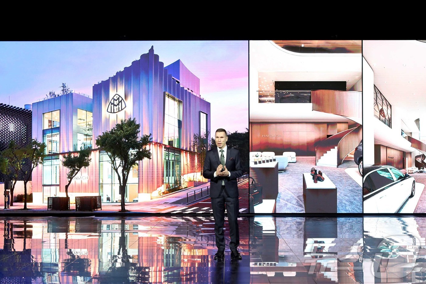 (서울=뉴스1) = 메르세데스-벤츠 코리아 마티아스 바이틀 대표이사가 14일 인천 파라다이스시티에서 진행된 '메르세데스-벤츠 미래 전략 간담회'에서 마이바흐 브랜드센터 서울에 대해 …