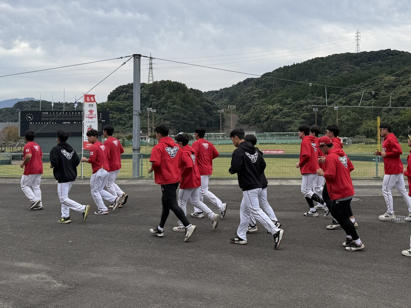 본문 이미지 - SSG 랜더스는 가고미사 유망주 집중 육성 캠프에서 러닝 훈련 비중을 강화했다. &#40;SSG 랜더스 제공&#41;