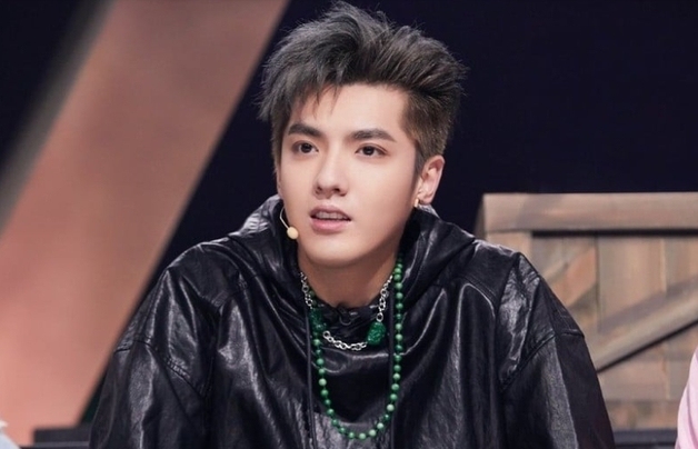 '집단 성폭행' 엑소 출신 크리스, 수감 중 사망설…"조폭에 집단폭행"