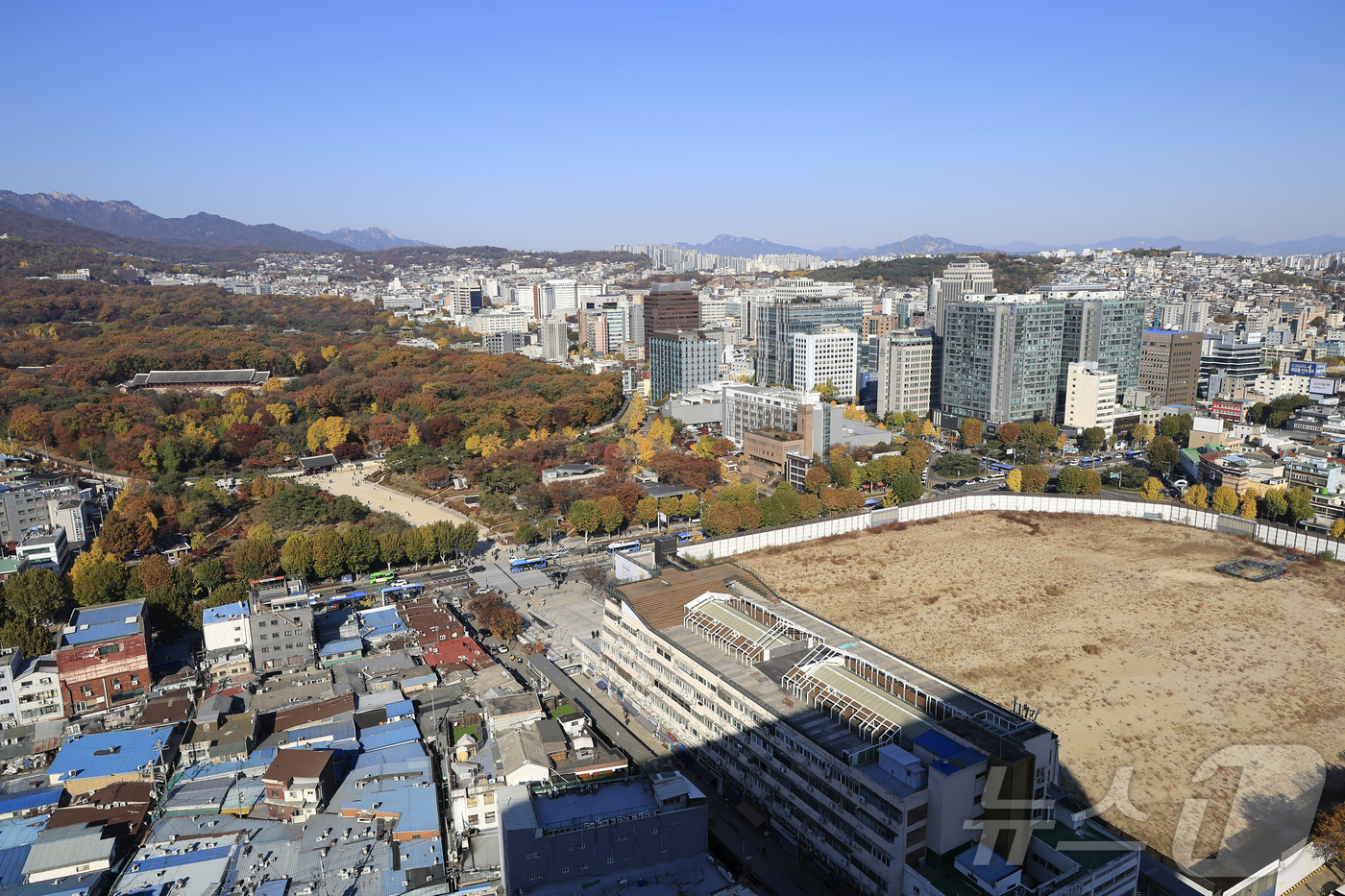 (서울=뉴스1) 박정호 기자 = 국가유산청이 올해 안으로 유네스코 세계유산 종묘 일대를 '세계유산지구'로 지정 고시와 관련 행정 절차를 마치고, 서울시에 세계유산영향평가를 요청할 …