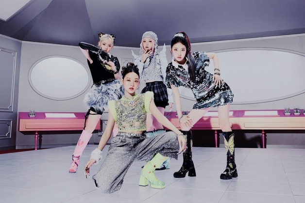 비비업, 현실·환상 아우르는 판타지 비주얼 '본'