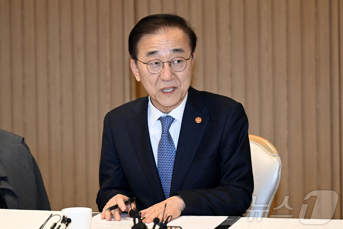 (서울=뉴스1) 임세영 기자 = 김윤덕 국토교통부 장관이 14일 서울 종로구 정부서울청사에서 열린 주택공급촉진 관계장관회의에서 모두 발언을 하고 있다. (공동취재) 2025.11. …