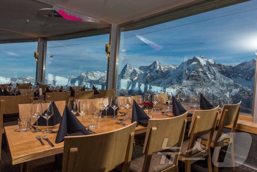 본문 이미지 - 회전 레스토랑 피츠 글로리아&#40;스위스관광청 제공&#41;