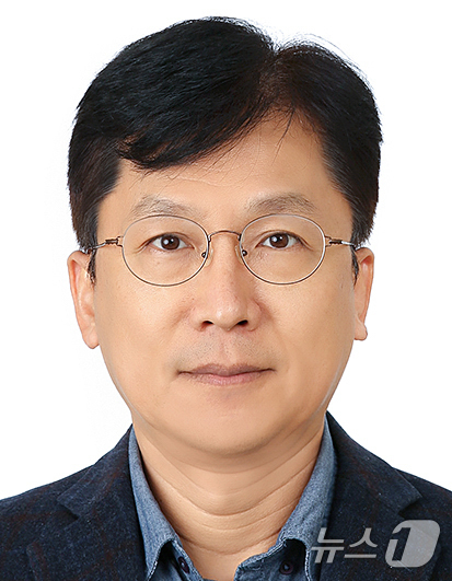 (서울=뉴스1) 허경 기자 = 이재명 대통령이 14일 중소벤처기업부 제2차관에 이병권민주당 정책위원회 전문위원을 임명했다. (대통령실 제공. 재판매 및 DB 금지) 2025.11. …