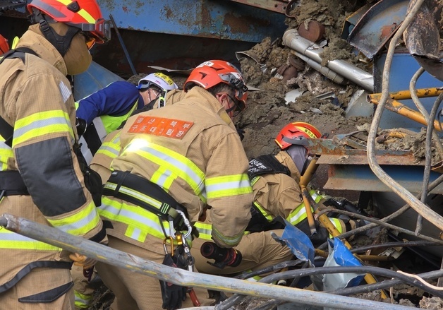 [속보] 울산화력발전 붕괴 사고 마지막 매몰자 수습