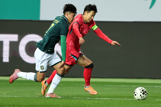 포백 전환 홍명보호, 답답한 45분…볼리비아전 0-0 전반 마무리