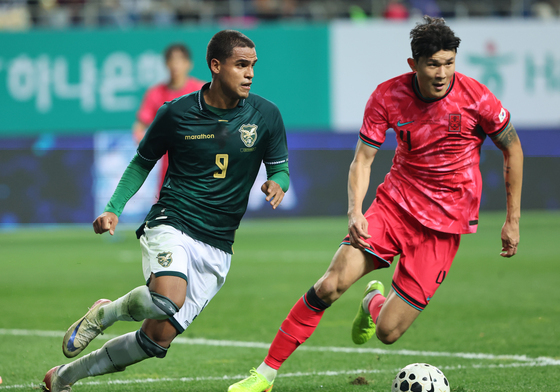 '수비 핵심' 김민재 "스리백·포백 다 문제없다…무실점 기뻐"