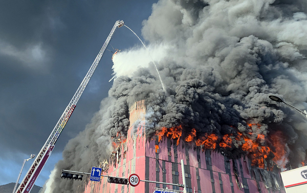 천안 이랜드 물류센터, 화재 원인 끝내 미궁 속으로