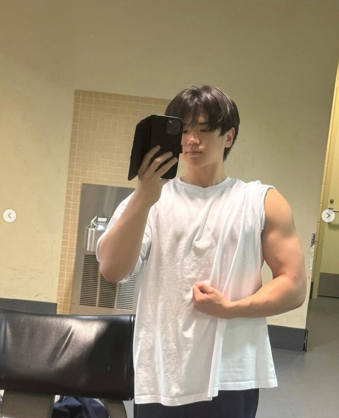 본문 이미지 - 윤후 인스타그램