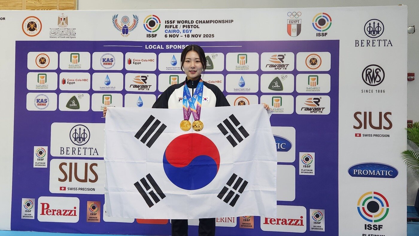 본문 이미지 - 카이로 사격 세계선수권대회 50m 여자 소총 복사 개인전 금메달을 차지한 오세희.&#40;대한사격연맹 제공&#41;
