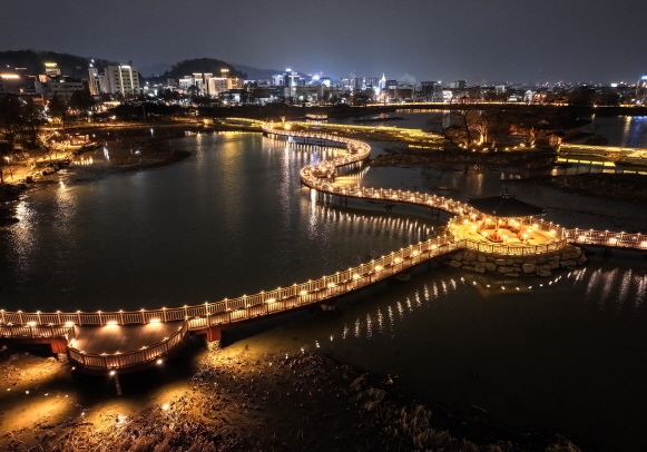 맑고 밝아진 전주덕진공원…도심 명품 힐링공원으로 변신 중