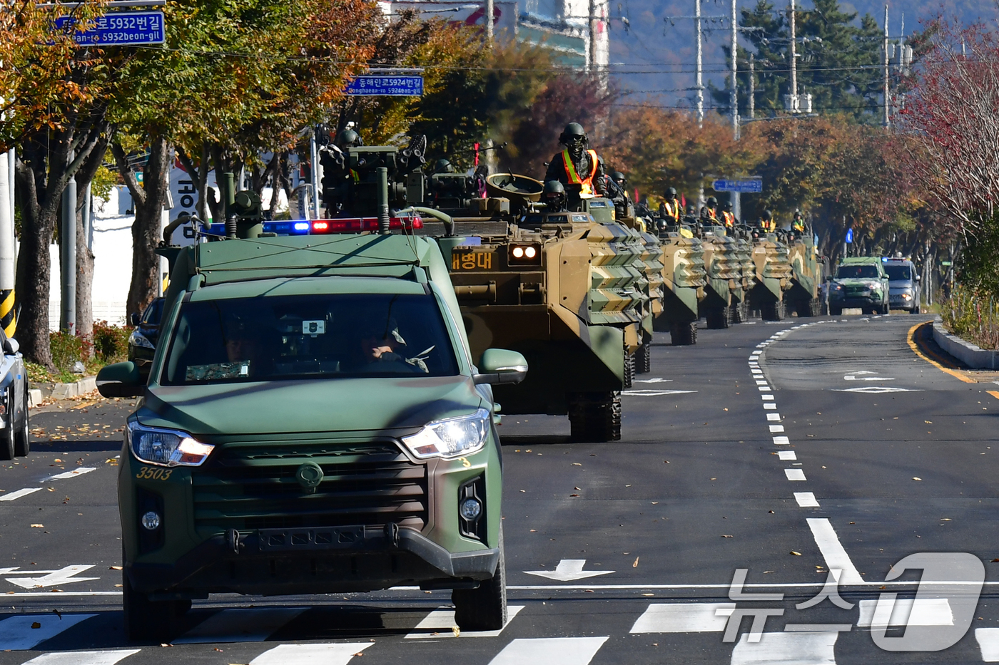 (포항=뉴스1) 최창호 기자 = 15일 경북 포항시 남구에서 해병대1사단 KAAV(한국형상륙돌격장갑차)부대가 훈련장으로 이동하고 있다. 2025.11.15/뉴스1