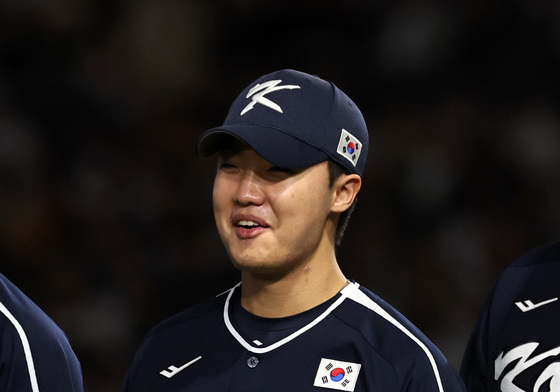 일본전 '깜짝 선발' 정우주, 무너진 마운드 자존심 살릴까