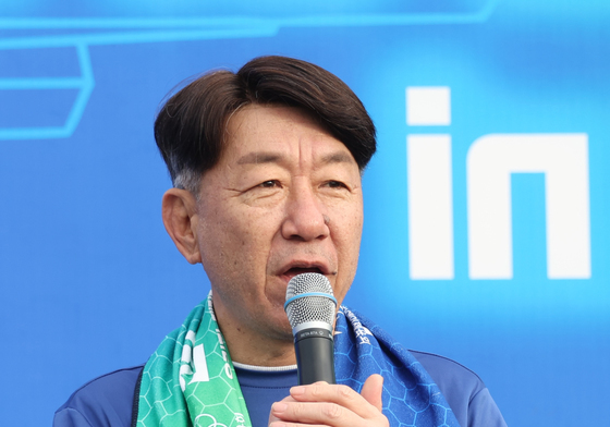 인사말하는 우범기 시장