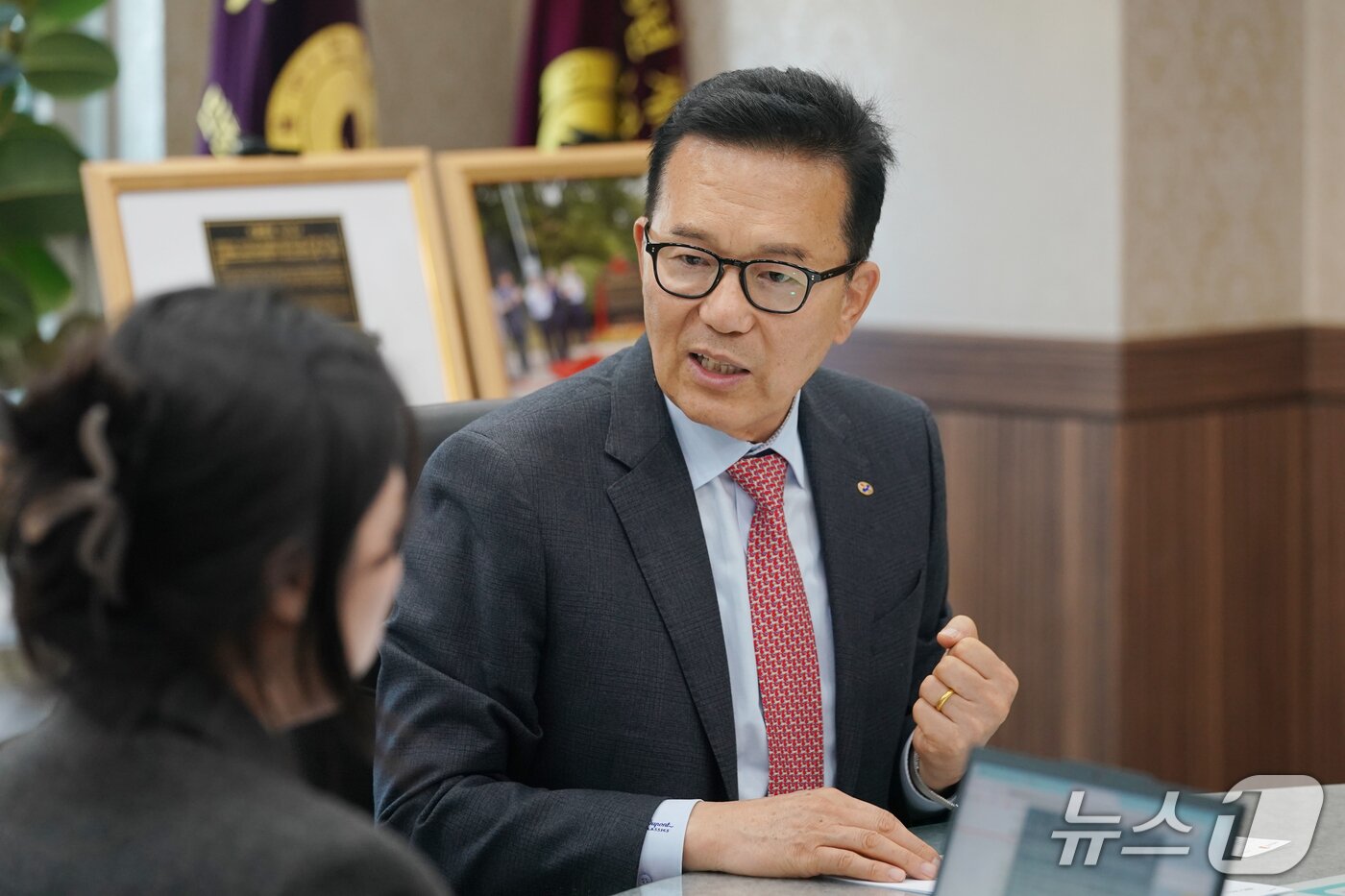 본문 이미지 - 이재호 인천 연수구청장이 지난 10일 구청장실에서 뉴스1과 인터뷰하고 있다.&#40;연수구 제공. 재배포 및 DB금지&#41;2025.11.16/뉴스1