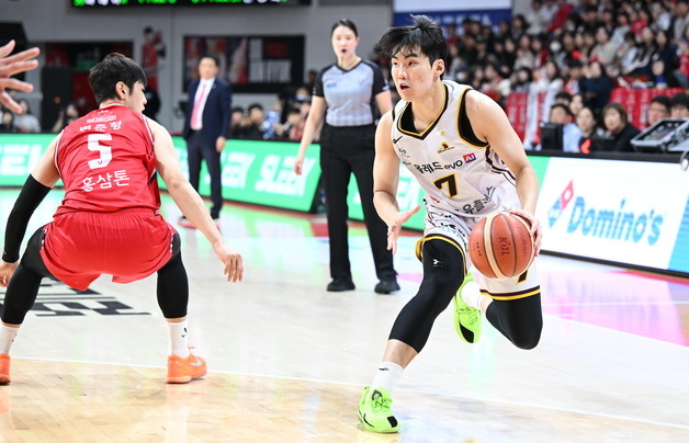 선두 LG, 2위 정관장 잡고 4연승…최하위 가스공사 4승째(종합)