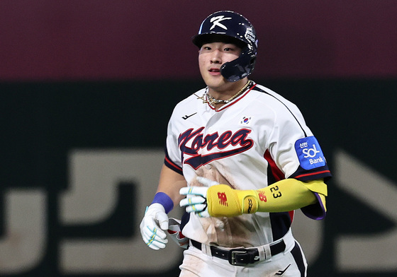 日 감독도 극찬한 'MLB급' 안현민 "타구 가리킨 것…아직 갈 길 멀다"