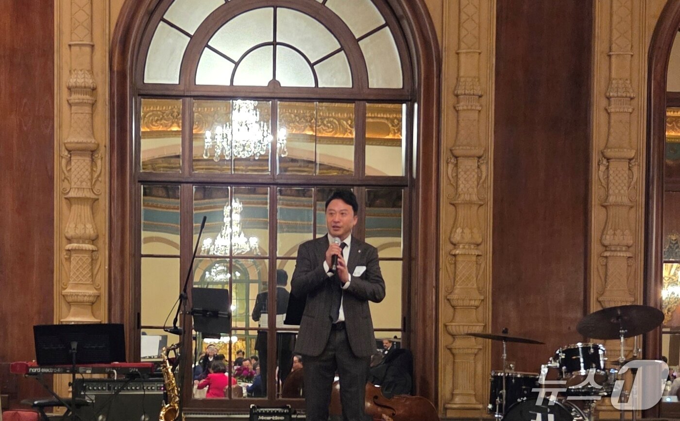 본문 이미지 - 황정연 서울시수의사회 회장이 15일 53차 재미한인수의사회 총회에서 발언을 하고 있다. ⓒ 뉴스1