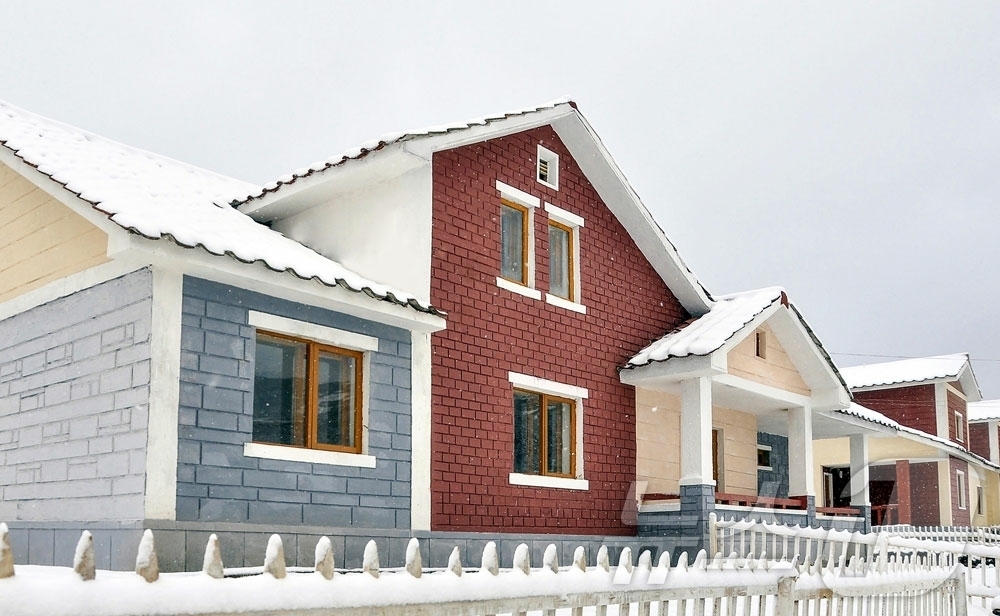 (평양 노동신문=뉴스1) = 북한 노동당 기관지 노동신문은 17일 "올해 계획된 양강도 안의 수천세대 농촌 살림집 건설이 성과적으로 결속됐다"며 "새집들이경사로 연일 흥성이고 있다 …