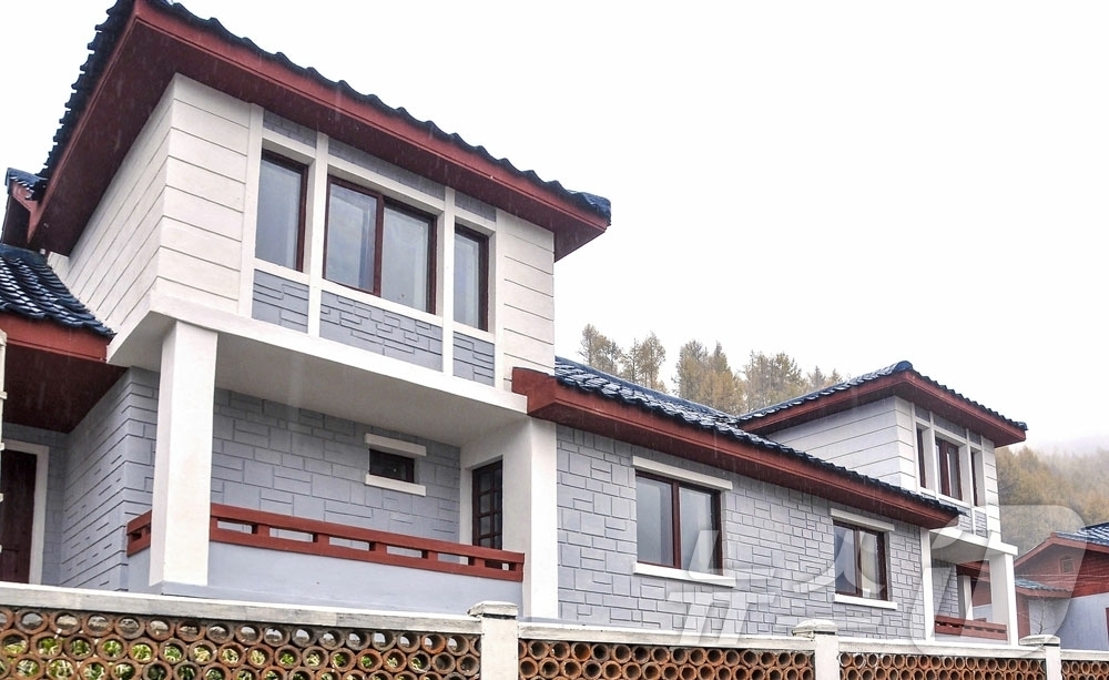 (평양 노동신문=뉴스1) = 북한 노동당 기관지 노동신문은 17일 "올해 계획된 양강도 안의 수천세대 농촌 살림집 건설이 성과적으로 결속됐다"며 "새집들이경사로 연일 흥성이고 있다 …