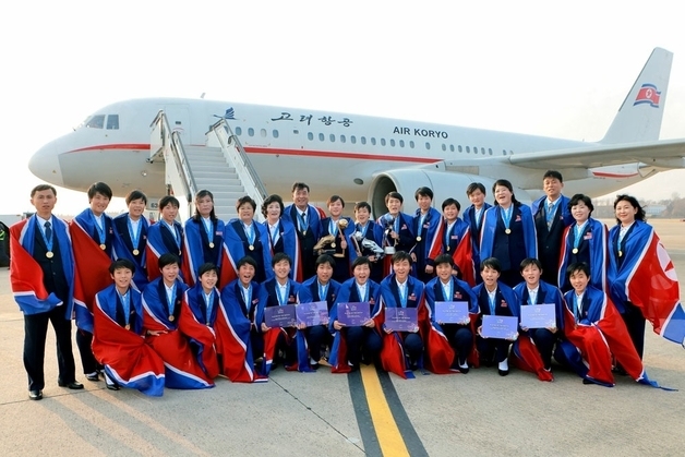 北, U-17 여자대표팀 연일 띄우기…'경제난' 가릴 성공 부각