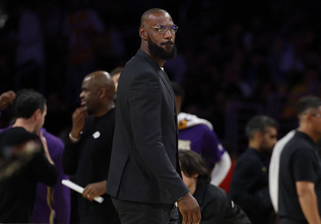 '킹' 제임스가 돌아온다…"레이커스 팀 훈련 참가 예정"