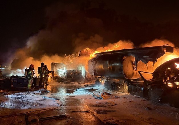 상주영천고속도 13중 추돌…3대 전소·2명 사망·4명 부상(종합)